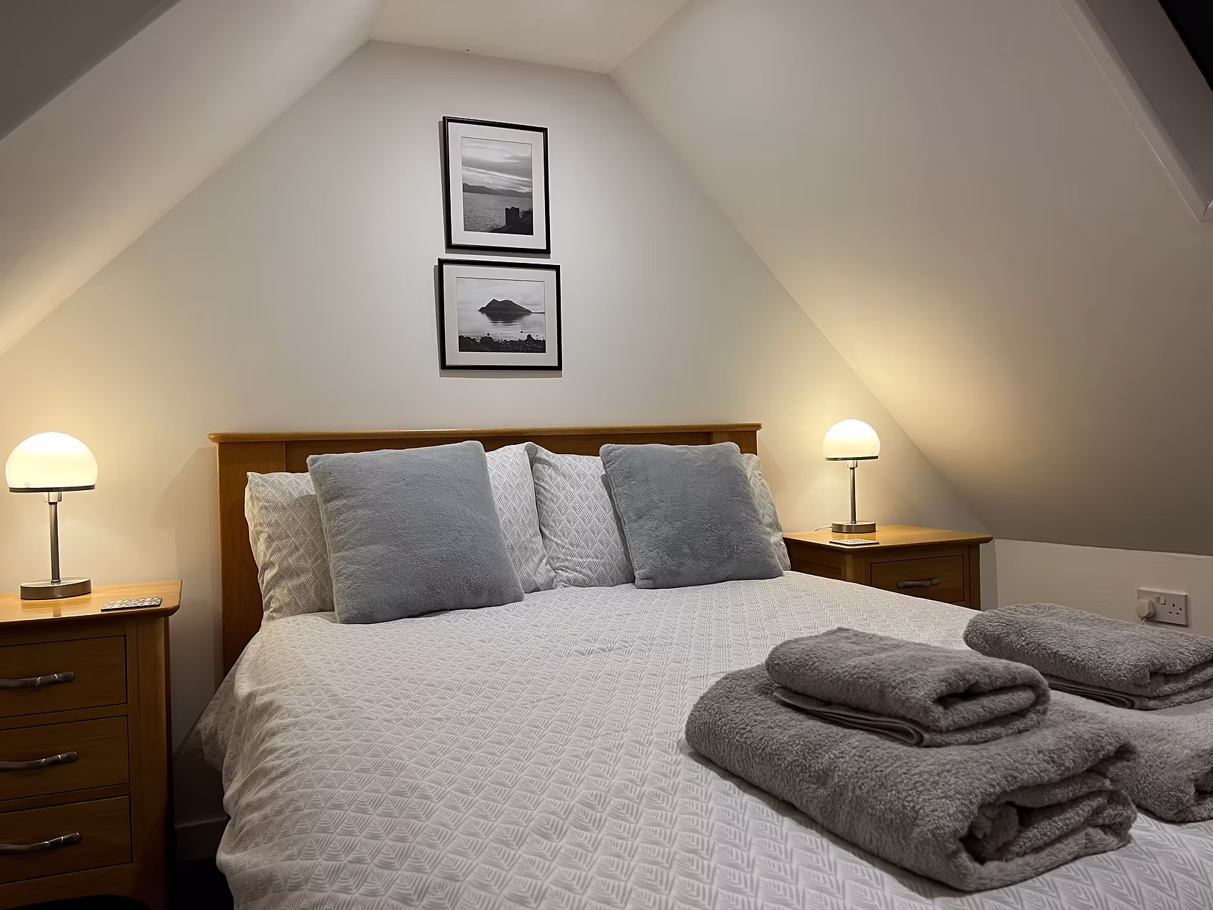 Double bedroom1 Lochdean Cottage, Lochranza