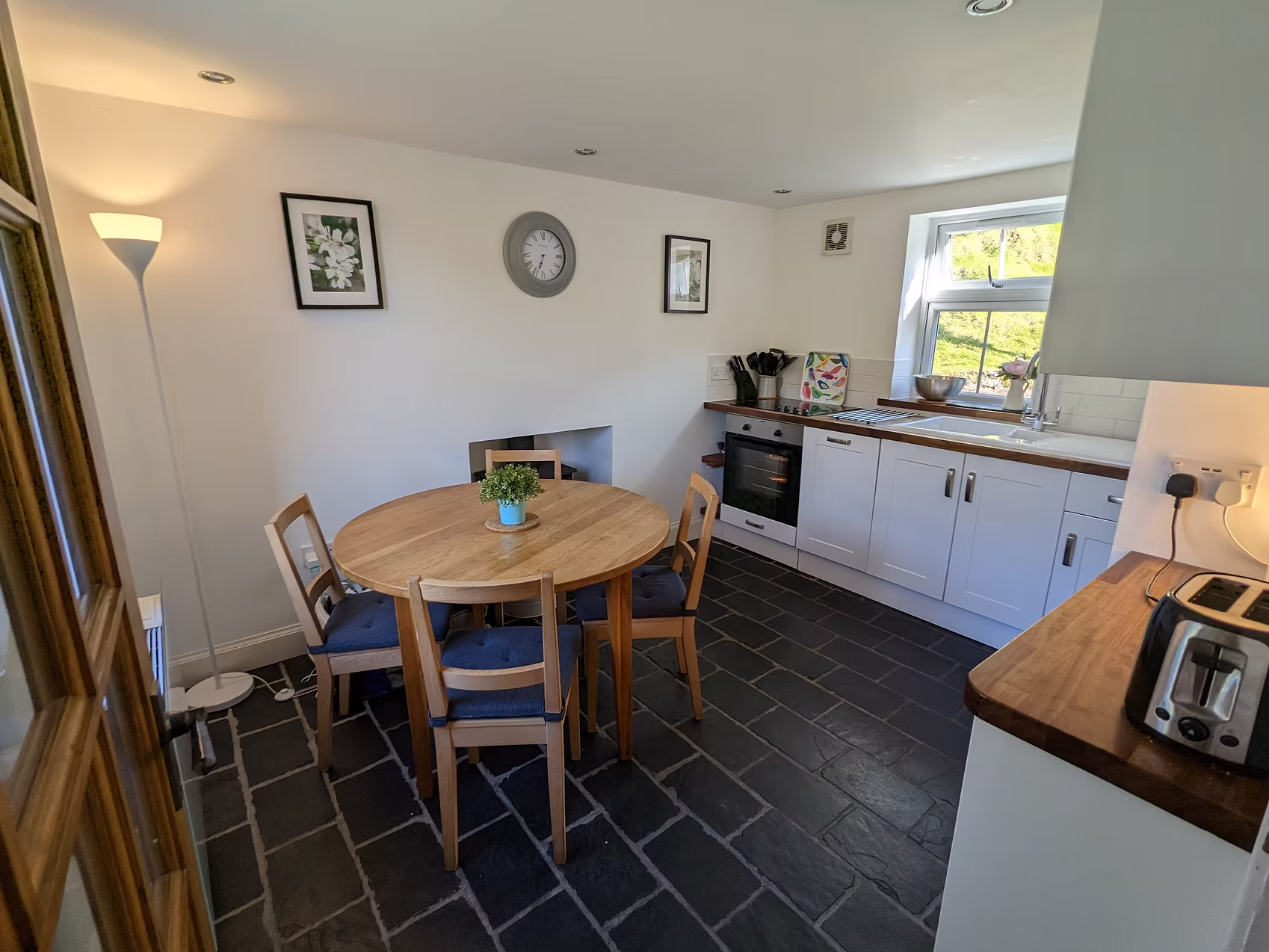 Kitchen Diner1 Lochdean Cottage, Lochranza