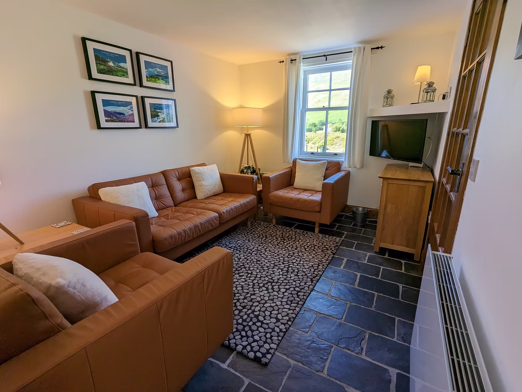 Lounge 1 Lochdean Cottage, Lochranza