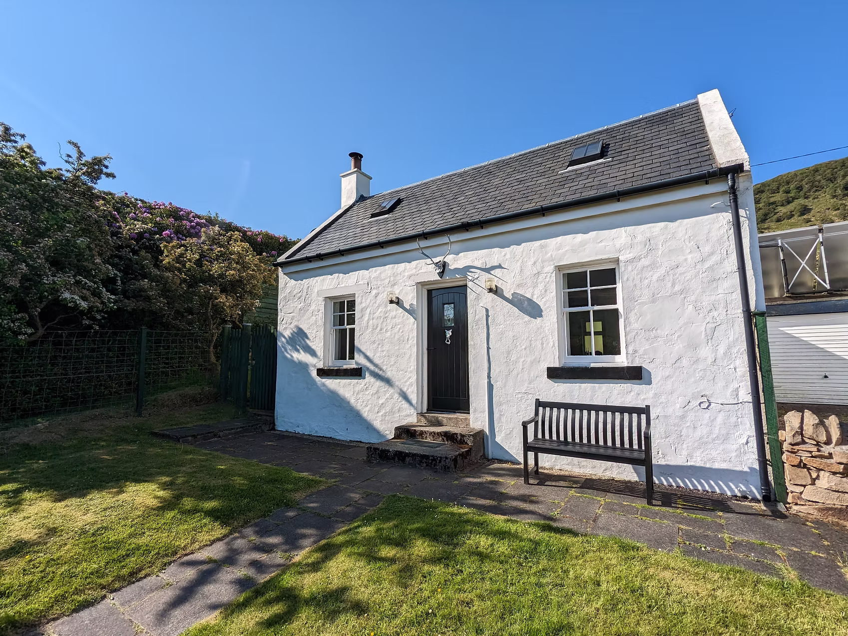 external front 2 Lochdean Cottage, Lochranza